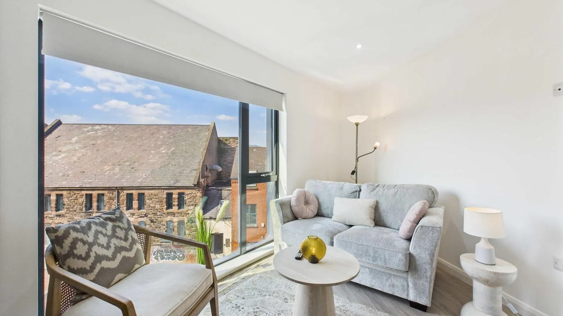 Contemporary 2 Bed City Centre location