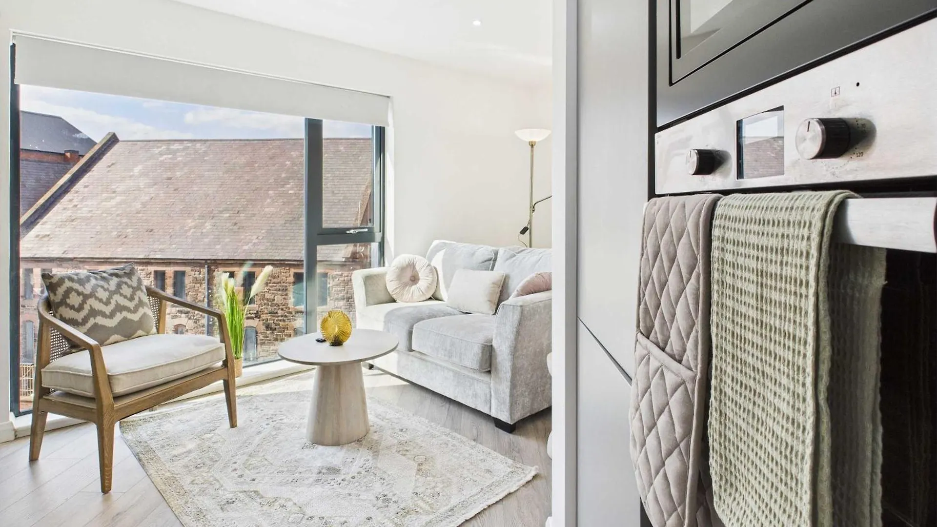 Contemporary 2 Bed City Centre 贝尔法斯特 0*,  英国